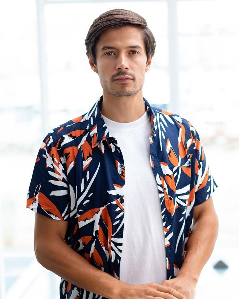 portrait-of-young-caucasian-male-businessman-stand-65AMFSG-r10lfz6vp92pmdz03ymybajlgo3ccqbeq7u2xbiyog